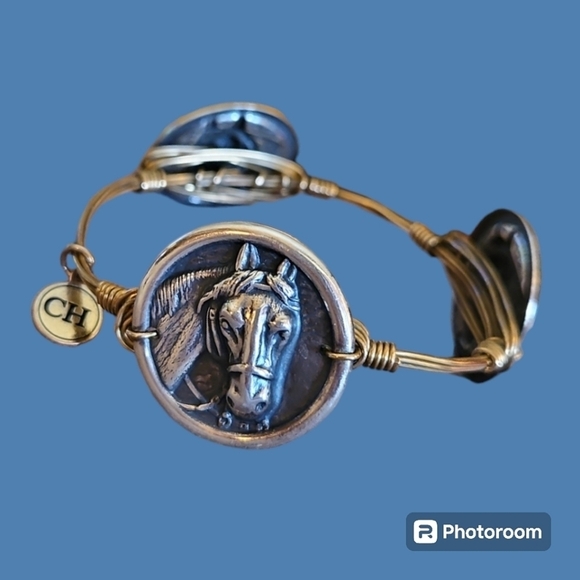 ARTISAN CH Rustic Equestrian Horse Coin Wire Wrapped Bracelet - Picture 1 of 8